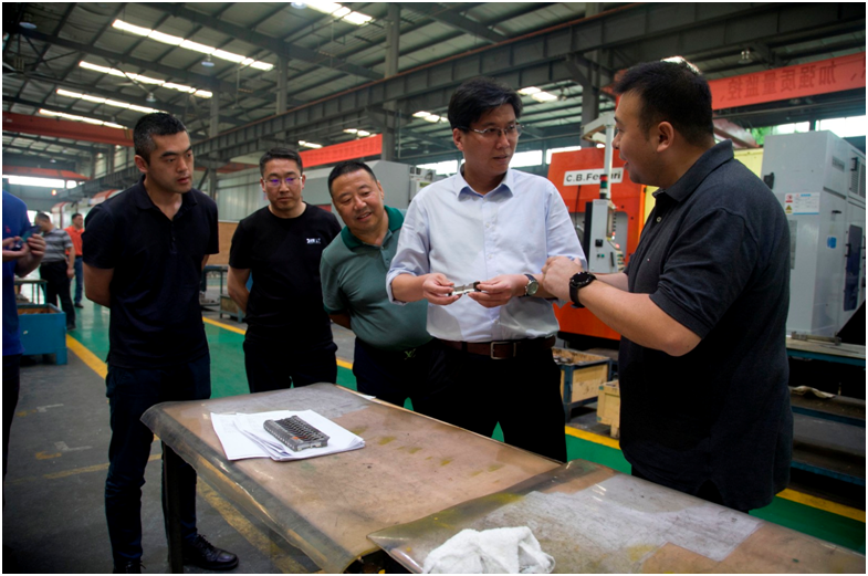 綿竹市市委副書記、市長李棟蒞臨集團調(diào)研