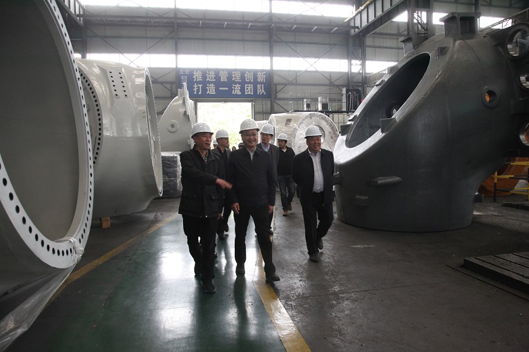 德陽(yáng)市委常委、統(tǒng)戰(zhàn)部部長(zhǎng)何明俊蒞臨仟坤集團(tuán)調(diào)研復(fù)工復(fù)產(chǎn)情況