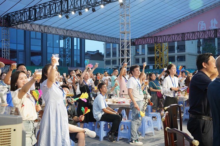 重磅！第十二屆仟坤啤酒節(jié)正式開(kāi)幕！明星大咖+啤酒美食...