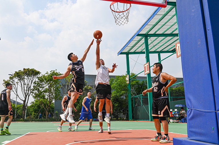 友誼之戰(zhàn)，榮耀同行！籃球盛宴共繪友誼藍(lán)圖